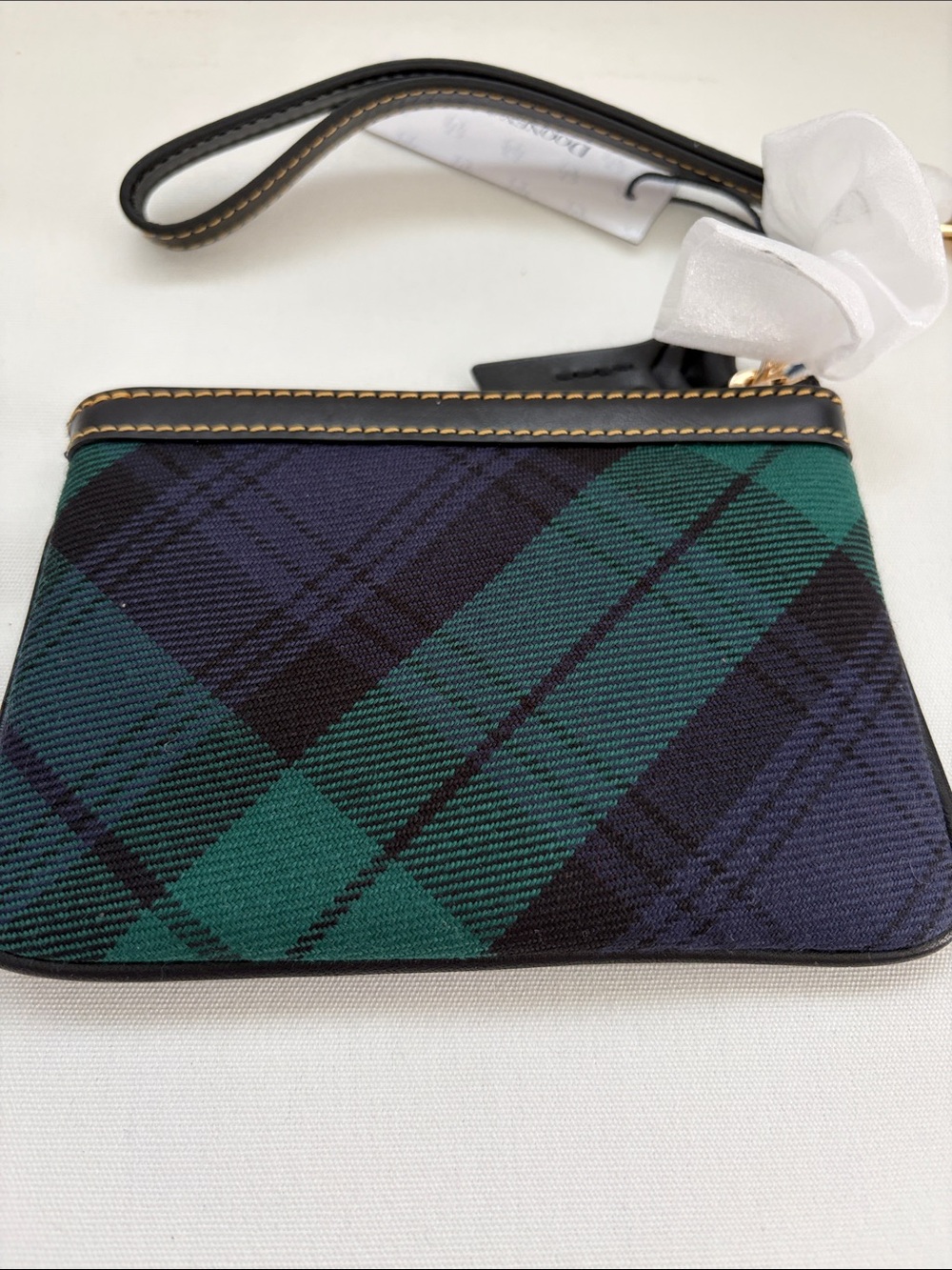 NWT - Dooney & Bourke Green and Navy Tartan Plaid Wristlet with Leather Trim - Picture 3 of 6